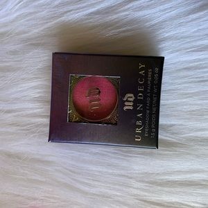 Urban Decay Eyeshadow shade WOODSTOCK